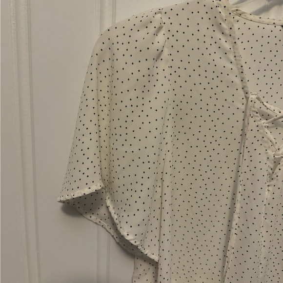 Off White Blouse with Black Polka Dots by Banana Republic- Size Medium - Picture 2 of 6